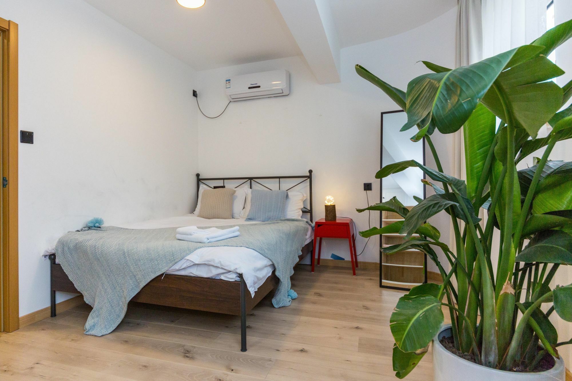 Henry'S Apartment - South Maoming Road شانغهاي المظهر الخارجي الصورة